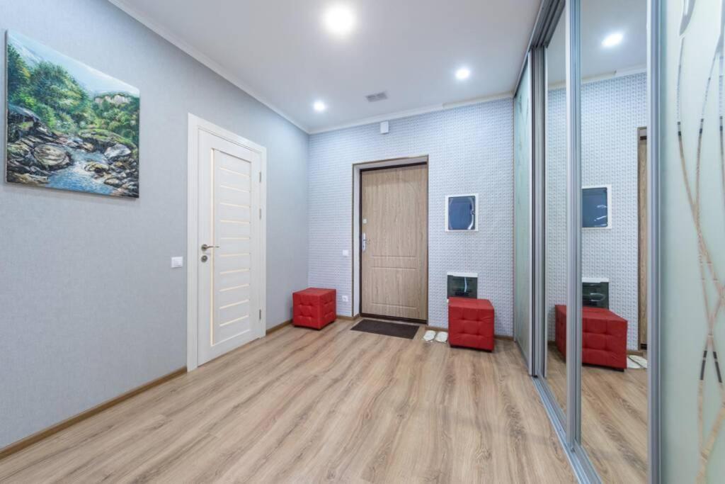 Квартира Люкс В Жк Лебединый, Ул. Ревуцкого 40 Г Kiev Exterior foto
